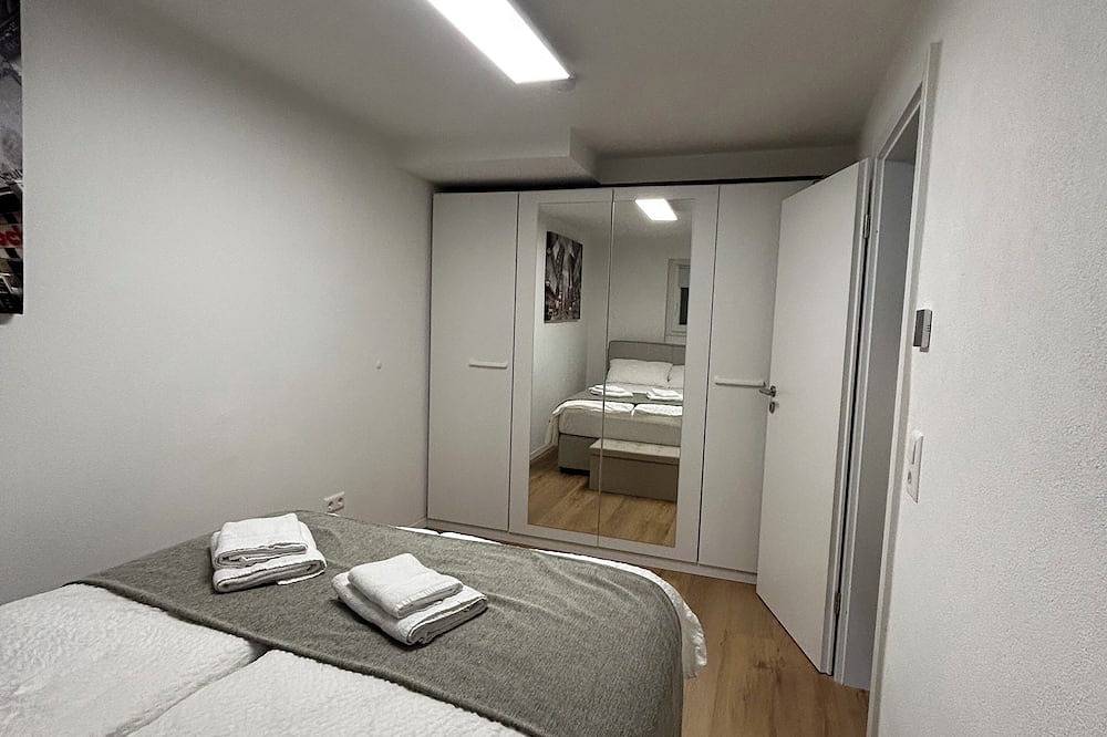 Entire apartment, Basement apartment | Modern | Netflix | Parking space in Remseck am Neckar, Landkreis Ludwigsburg