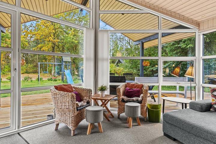 Enkelt og moderne sommerhus med sauna og spabad in Houstrup, Varde Kommune