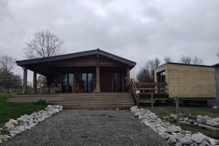 Gîte pour 4 personnes, avec Jacuzzi ainsi que Terrasse et Jardin à Saint-Martin-Choquel