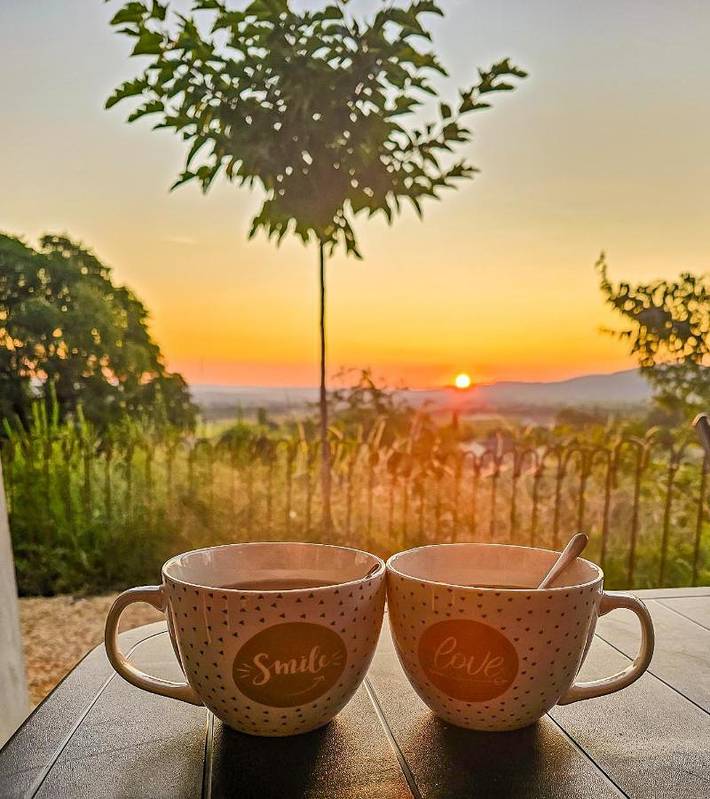 Location de vacances pour 5 personnes, avec jardin ainsi que piscine et vue à Banne - 4