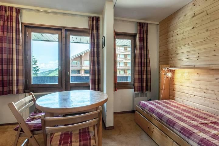Studio pour 3 personnes, avec balcon et vue