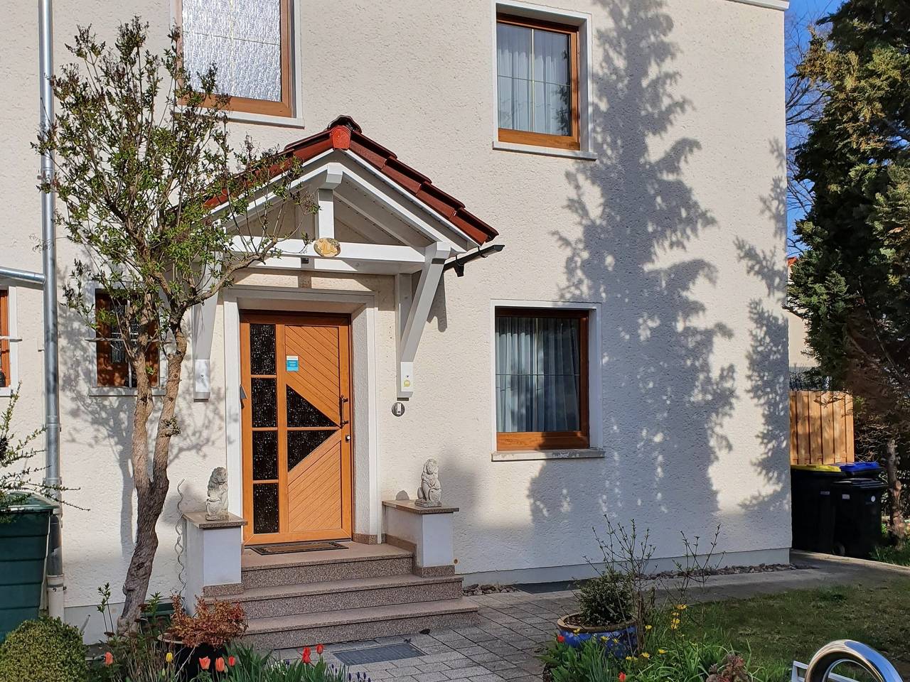 Ganze Ferienwohnung, Ferienhaus Arnstadt - Doppelhaus 165 qm mit 1 Wz. mit integrierter Küche, 5 Schlafz., Bad extra Wc und ausgebauten Keller mit Dusche in Arnstadt (Thüringen), Arnstadt