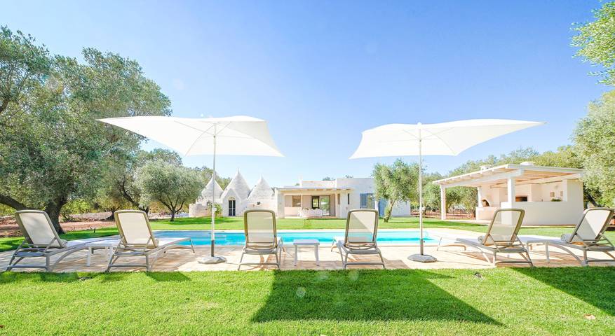 Trullo per 10 persone a San Michele Salentino