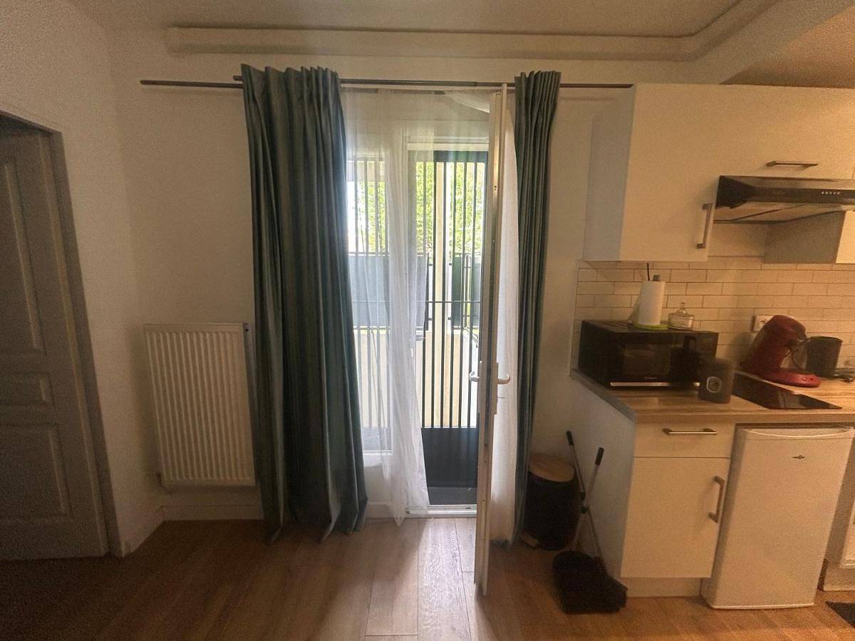 Appartement entier, One-Bedroom Apartment in Paray-Vieille-Poste, Essonne