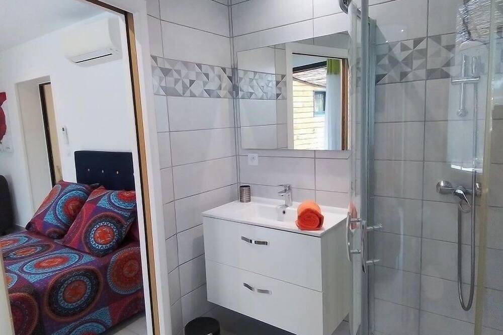 Apartamento entero, Gite D'Emma En Provence 2 People And 1 Child in Camaret-sur-Aigues, Vaucluse