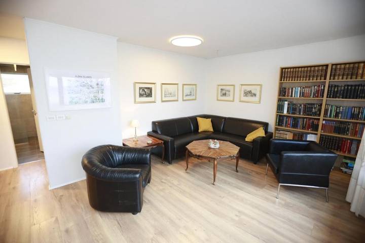 Vakantiewoning voor 5 personen, with uitzicht and uitzicht op het meer as well as tuin, met huisdier op IJsland