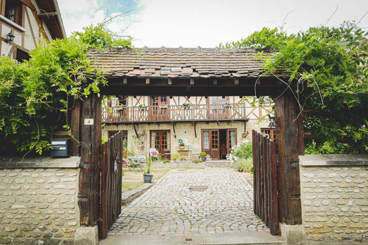 Double Room with Garden View in Fourges, Région de Les Andelys