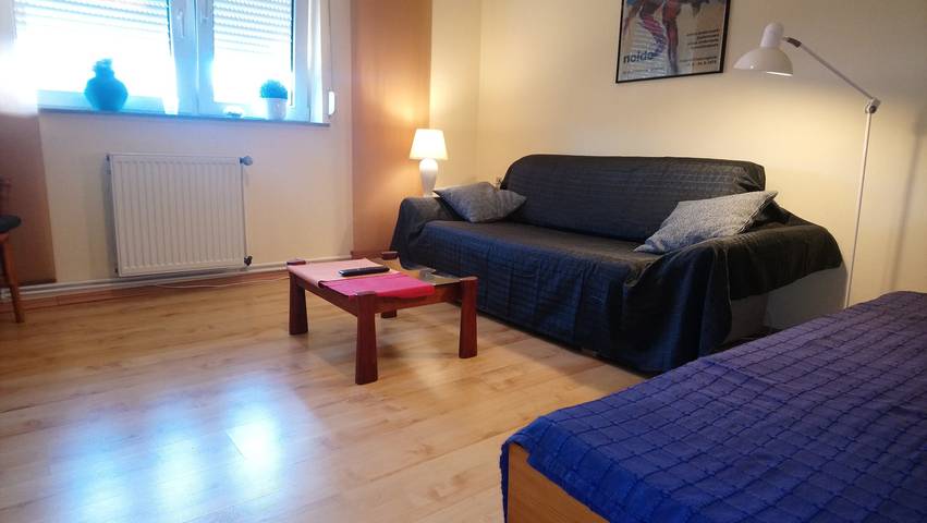 Entire apartment, Apartment 'Fewo Altengroden Süd Wilhelmshaven' with Shared Garden and Wi-Fi in Wilhelmshaven, Southern North Sea Coast
