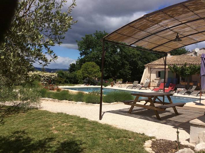Gîte pour 3 personnes, avec piscine