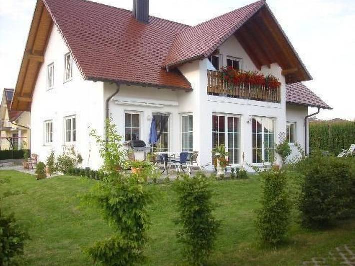 Ferienwohnung für 2 Personen, mit Garten und Balkon in Burtenbach