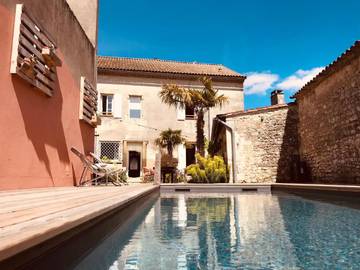 Cottage pour 8 personnes, avec jardin et piscine à Saint-Seurin-de-Cadourne