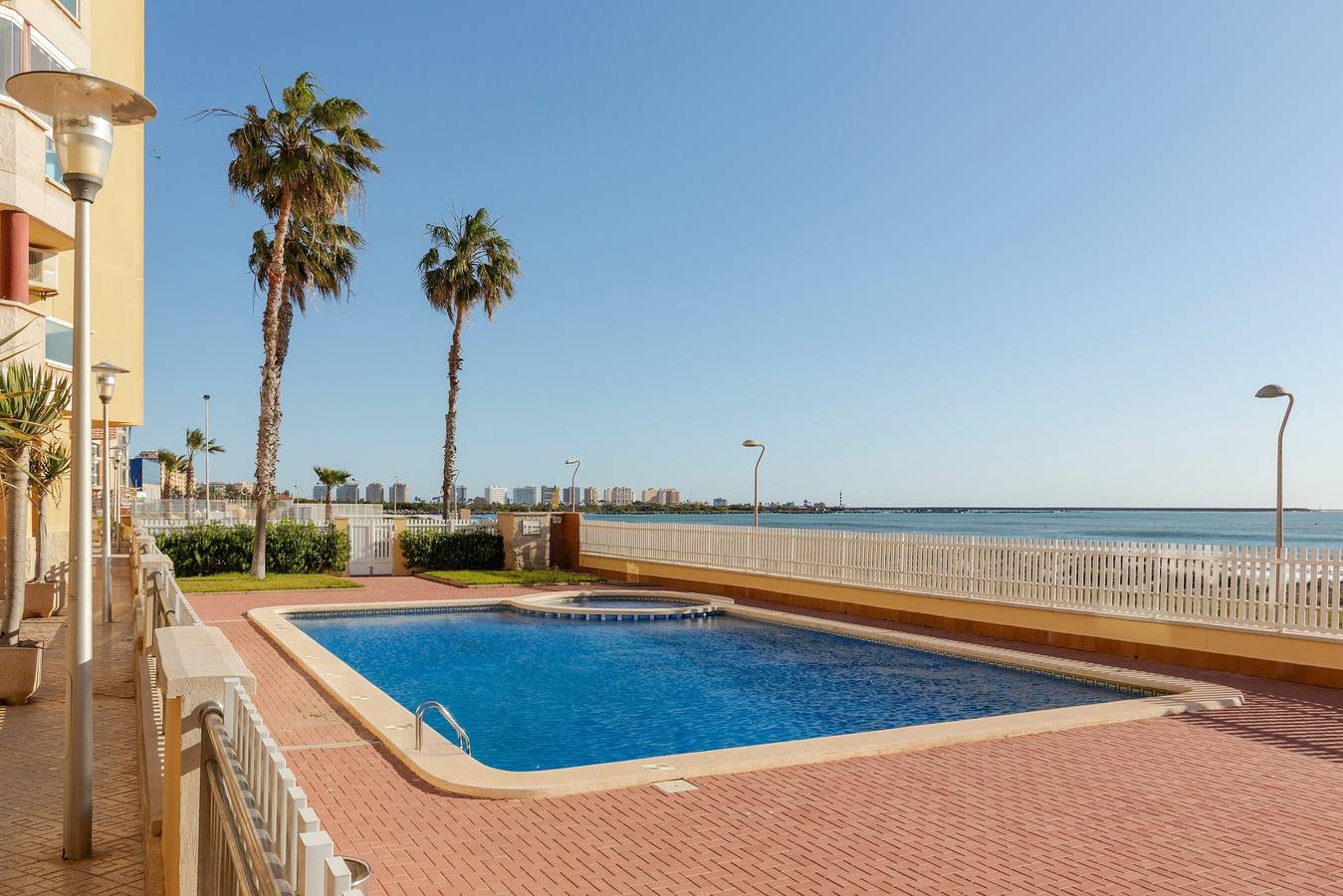 Holiday Home 'Playa Príncipe Beach La Manga' with Sea View, Wi-Fi and Air Conditioning in La Manga del Mar Menor, Cartagena