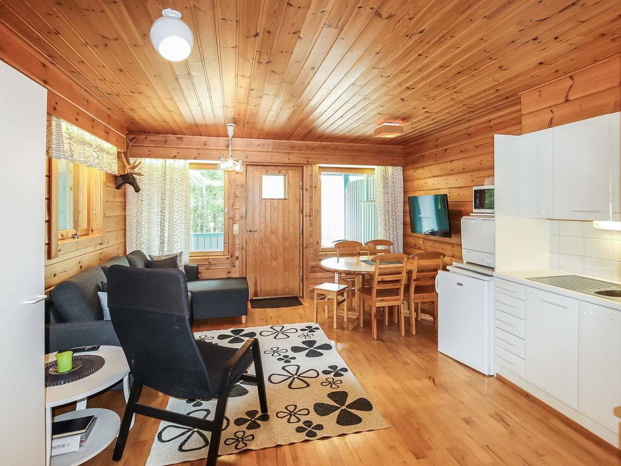 Taukotuli 4 paritalon alakerta in Ukkohalla, Kainuu