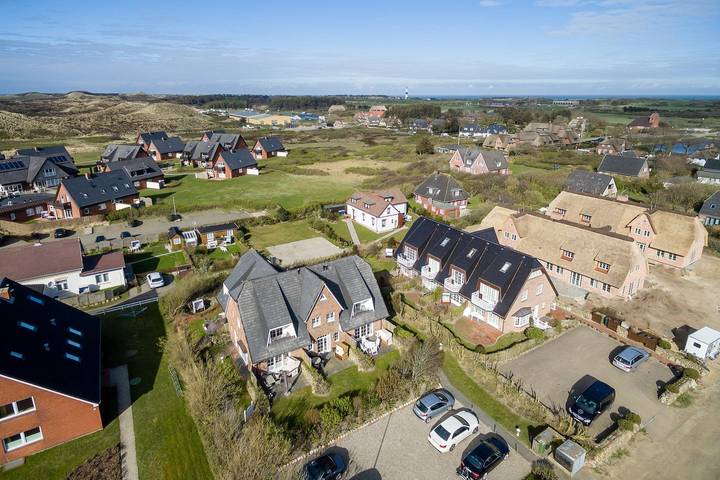 Ganze Wohnung, Bestlage zwischen Dorfteich & Dünen. Traumhaftes Landhaus im Friesenstil. in Wenningstedt, Sylt