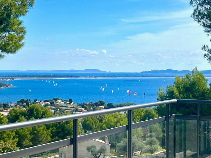 Location de vacances pour 2 personnes, avec piscine ainsi que jardin et vue, adapté aux familles dans Plage Coupereau