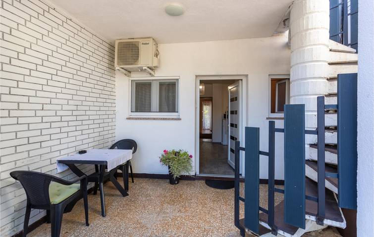 Ferienwohnung für 4 Personen, mit Terrasse in Malinska - 4