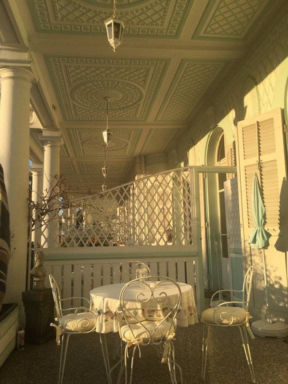 Gîte pour 4 personnes, avec jardin ainsi que terrasse et vue sur le lac dans Parc du Bois Vidal - 3