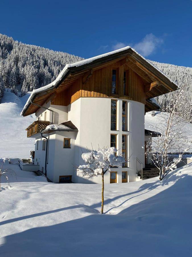 Ferienwohnung für 4 Personen, mit Ausblick und Garten in Innervillgraten