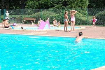 Camping pour 5 Personnes dans Sauxillanges, Région de Besse-et-Saint-Anastaise, Photo 3