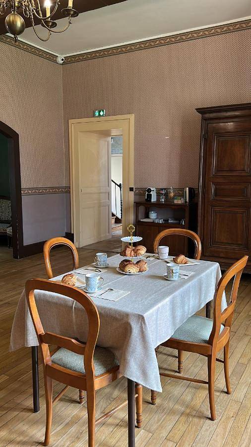 Location de vacances pour 6 personnes, avec vue et jardin à Burettes - 2