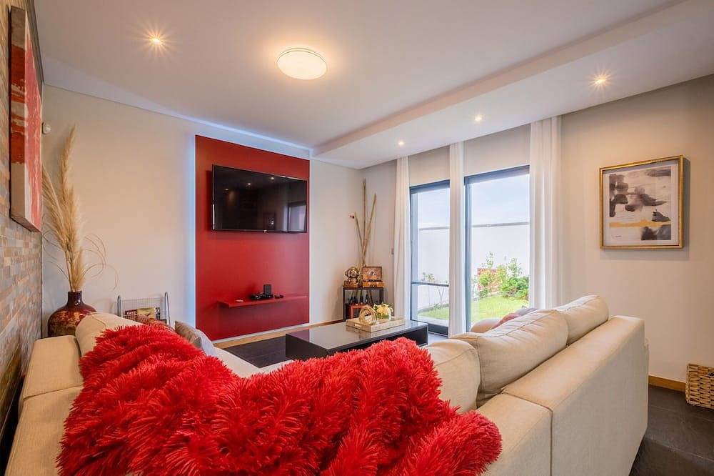 Celeste House - Deluxe con vista al mar / piscina climatizada in Ponta Garça, São Miguel