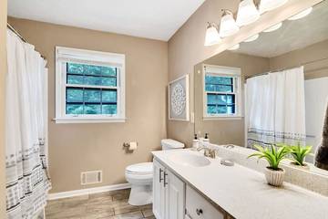 Vacation House for 8 Guests in Georgia, USA, Picture 3