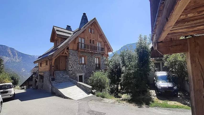 Chalet pour 13 personnes, avec balcon et vue à Puy-Saint-Vincent