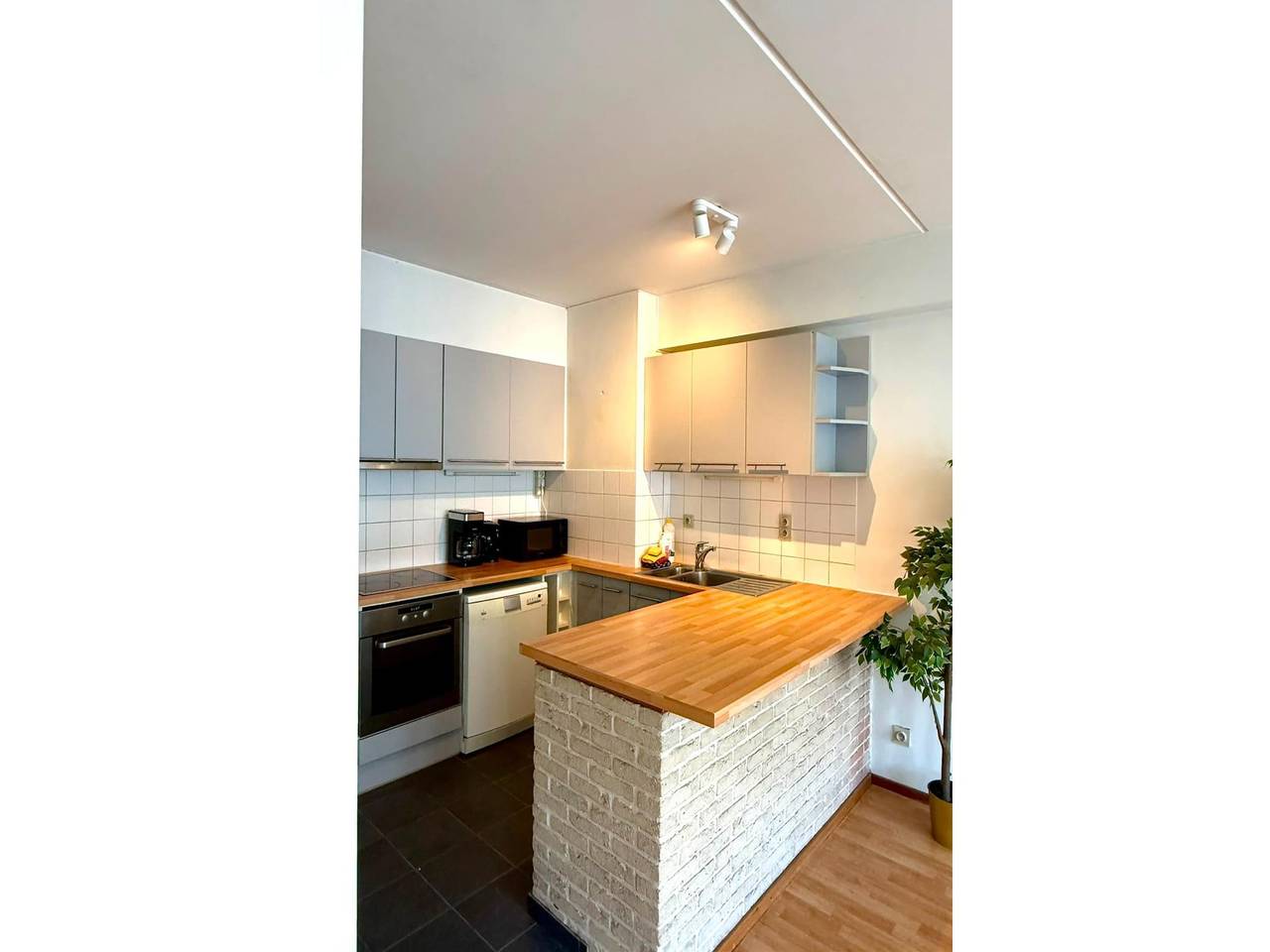 Apartamento entero, Apartamento luminoso en Amberes con capacidad para 9 personas. in Amberes, Región de Amberes