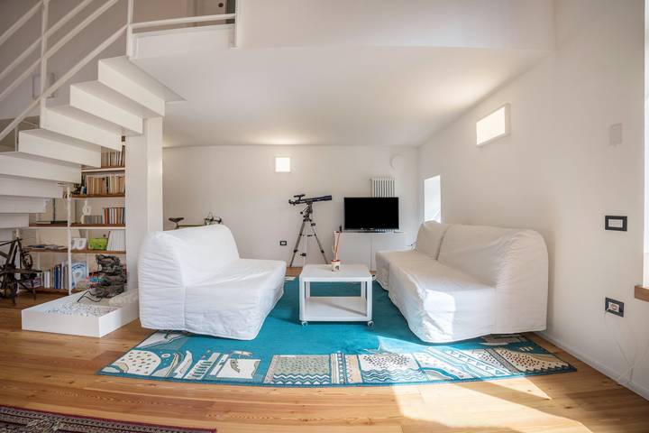 Apartamento "Villa Iagra" com vista para o lago, jardim e Wi-Fi in Tiarno di Sopra, Ledro
