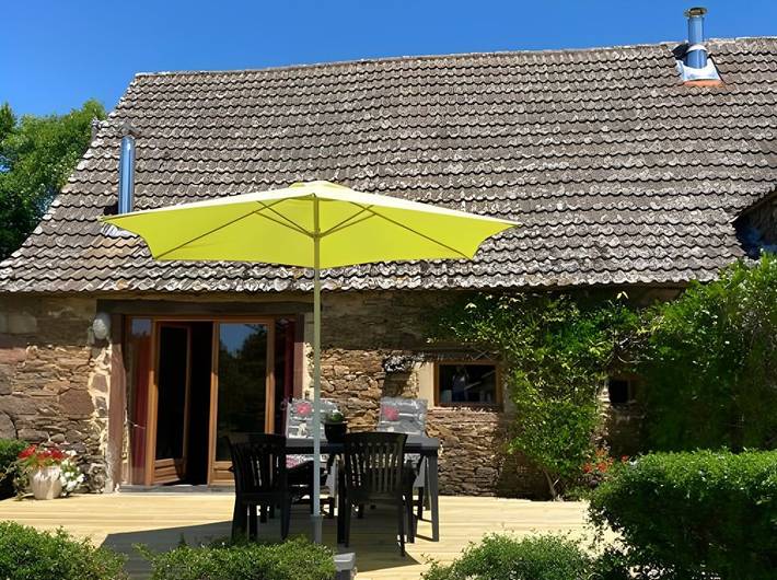 Gîte pour 4 personnes, avec piscine et jardin, animaux acceptés à Beynat
