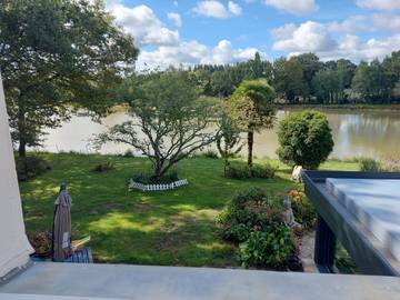 Gîte pour 4 personnes, avec vue sur le lac ainsi que jardin et terrasse dans Parc naturel régional de Brière