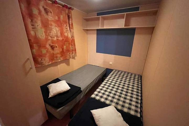 Camping pour 6 personnes, avec terrasse ainsi que jardin et piscine dans Essonne - 3