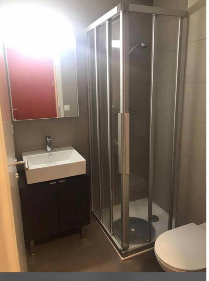Appartement entier, Logement super à côté du Jet et de la Gare in Genève Secteur de dist., Genève