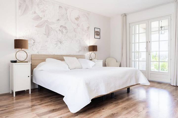 Location de vacances pour 6 personnes, avec piscine ainsi que terrasse et jardin à Escales - 2