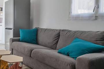 Location de vacances pour 4 personnes, avec terrasse ainsi que jardin et piscine à Le Revest-les-Eaux