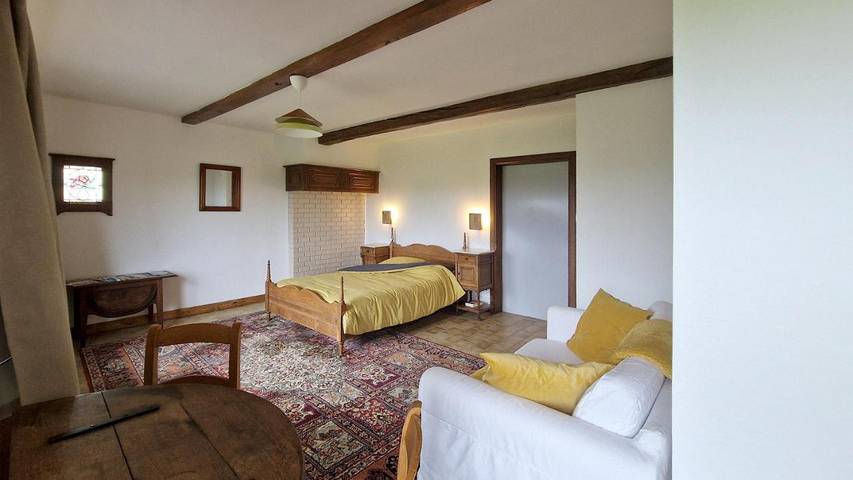 Location de vacances pour 4 personnes, avec terrasse ainsi que vue et jardin à Bièvre - 2