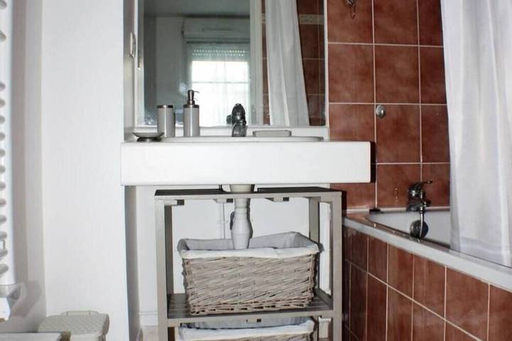 Gîte pour 4 personnes, avec jardin à Chessy - 4