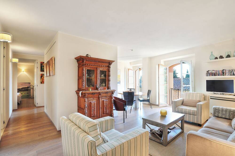Ganze Wohnung, Charming 2 bed 2 bath apt in Castelfalfi with Wifi, Ac, near shops & dinning in Castelfalfi, Montaione
