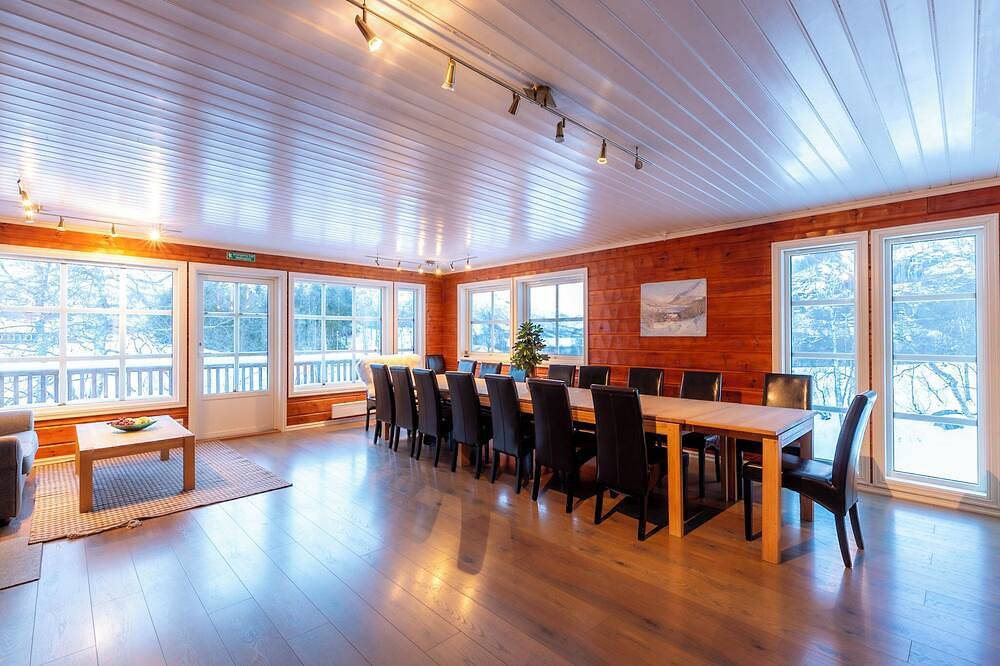 Handeland Lodge I Surranded by raw nature along Norway's Scenic Tourist Road in Sauda