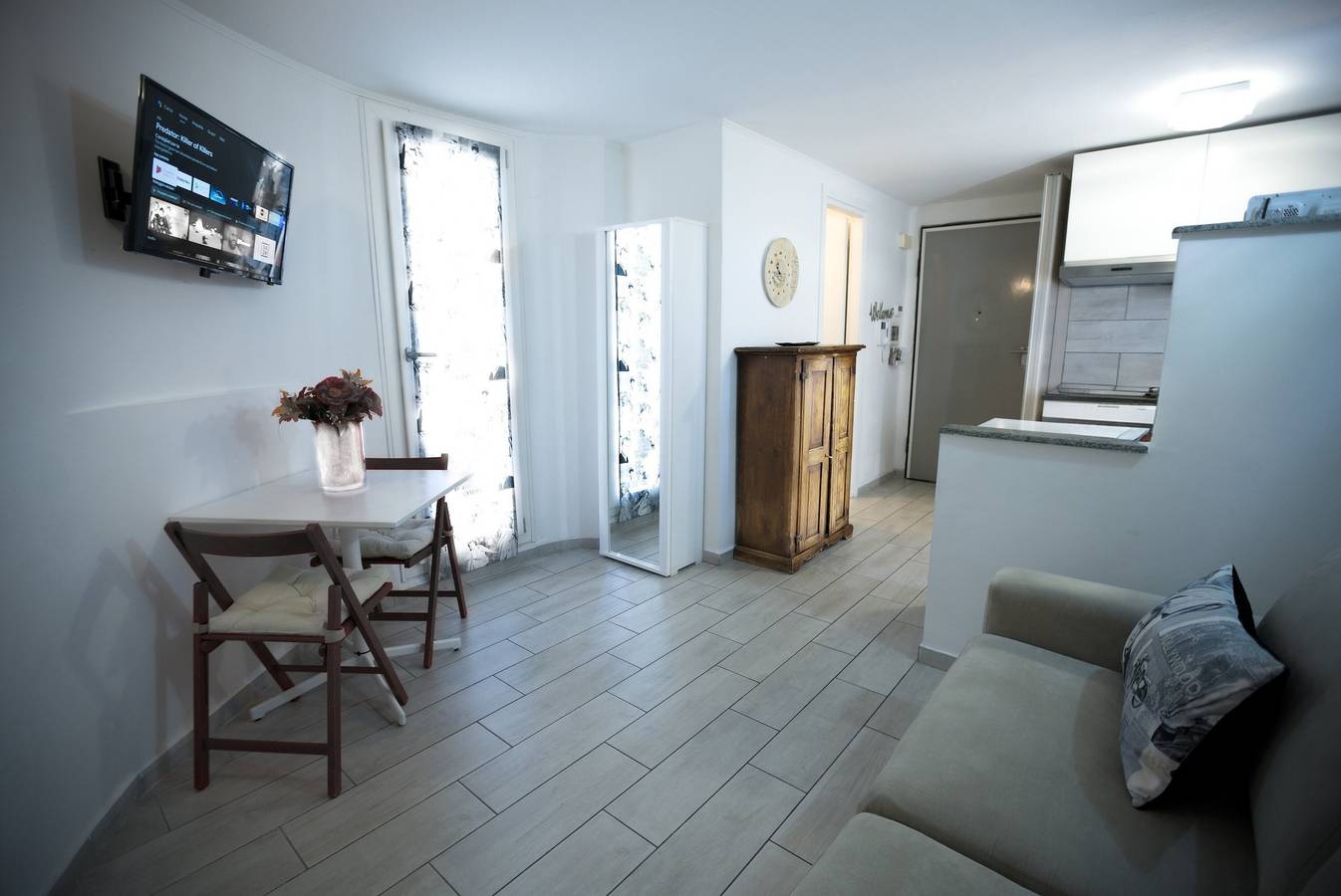 Ganze Wohnung, Penthouse mit großer Terrasse und privatem Parkplatz nahe Trastevere in Wohngegend in Rom, Rom Provinz