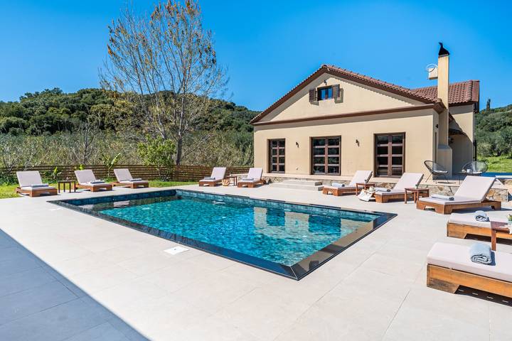 Villa for 10 people, with garden - 1