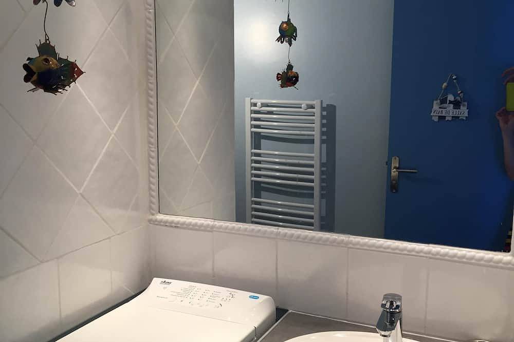 Entire apartment, P2cabin direct beach Port-Camargue-Sea view in Port Camargue, Le Grau-du-Roi