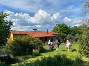 Location de vacances pour 4 personnes, avec piscine ainsi que vue et jardin, adapté aux familles à Mangualde