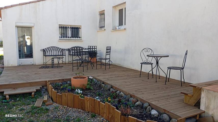 Gîte pour 3 personnes, avec terrasse ainsi que jardin et piscine à Causse-de-la-Selle - 2