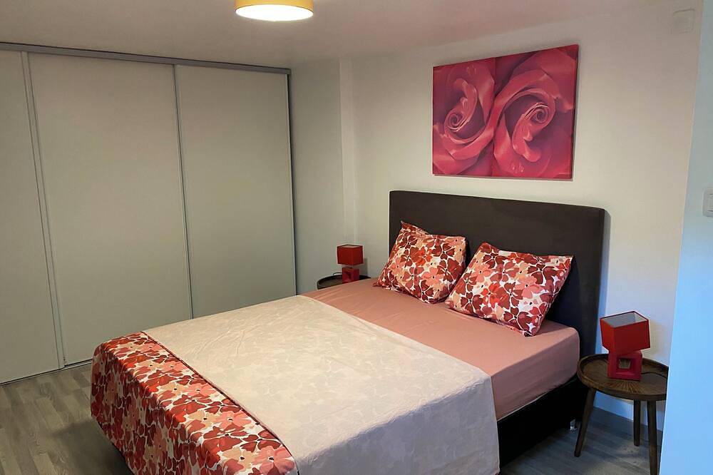 Appartement entier, Appart de Vacances T3 avec piscine privée à Gémenos in Gémenos, Côte méditerranéenne (France)