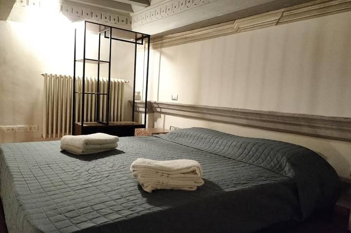 Ganze Wohnung, Apartment with terrace, parking A/C, Wi-Fi, in the old town in Pistoia, Pistoia Provinz