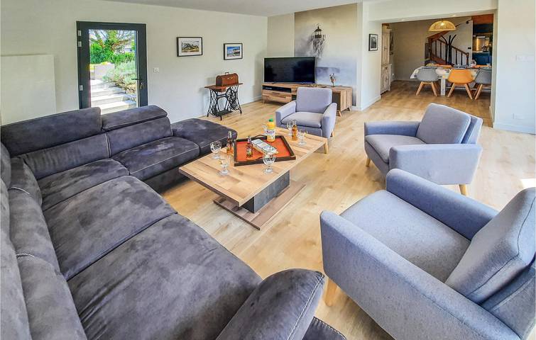 Location de vacances pour 10 personnes, avec terrasse ainsi que jacuzzi et jardin à Kerlouan - 4