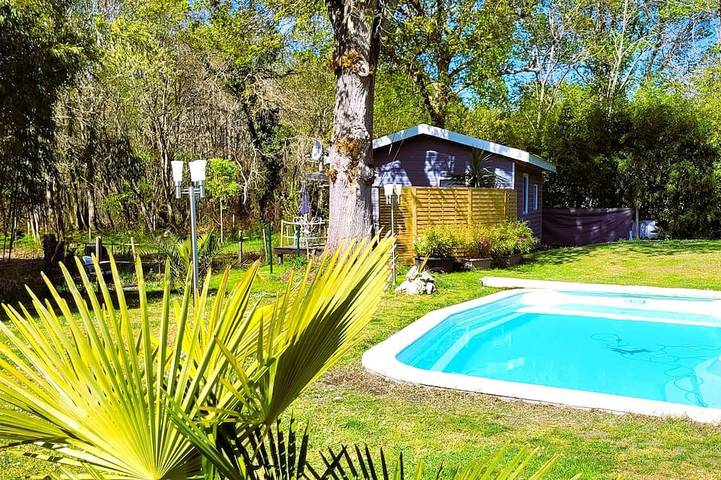 Maison de vacances pour 2 personnes, avec Jacuzzi et Terrasse ainsi que Jardin et Piscine à Mios