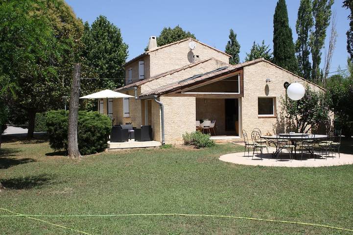 Location de vacances pour 9 personnes, avec jardin et balcon à Saint-Maximin-la-Sainte-Baume - 4