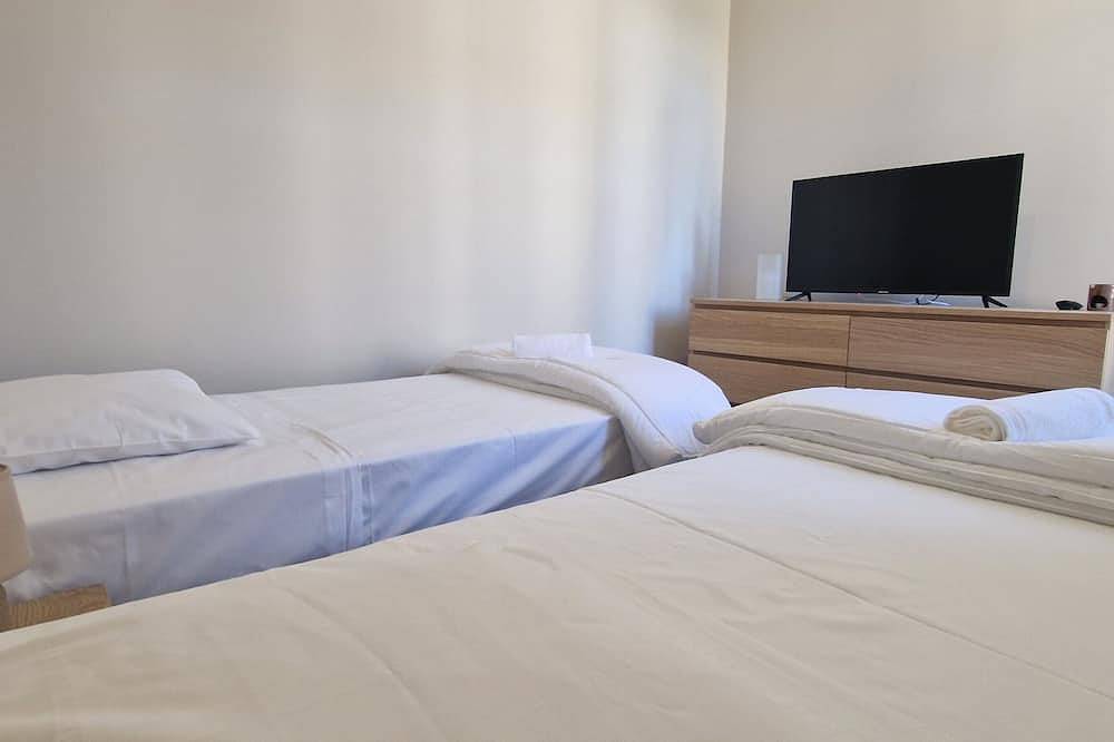 Appartement entier, Superbe Appartement Neuf (6 pers) situé au coeur de cité médiévale de Sommieres in Sommières, Région de Nîmes